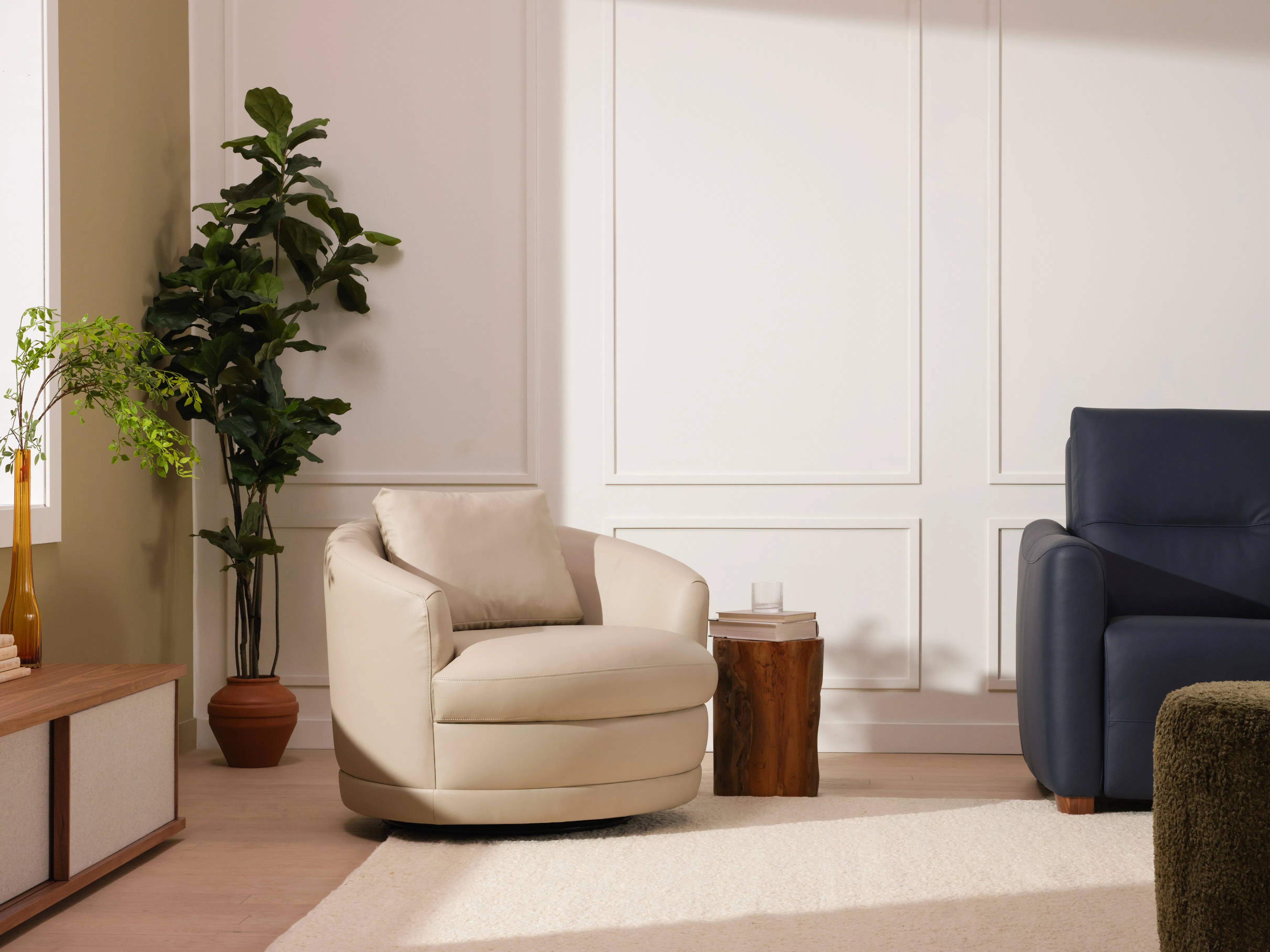 Kingsley 77111 Chair - swivel available (+100 leathers) 2 Kingsley 77111 Chair - swivel available (+100 leathers)