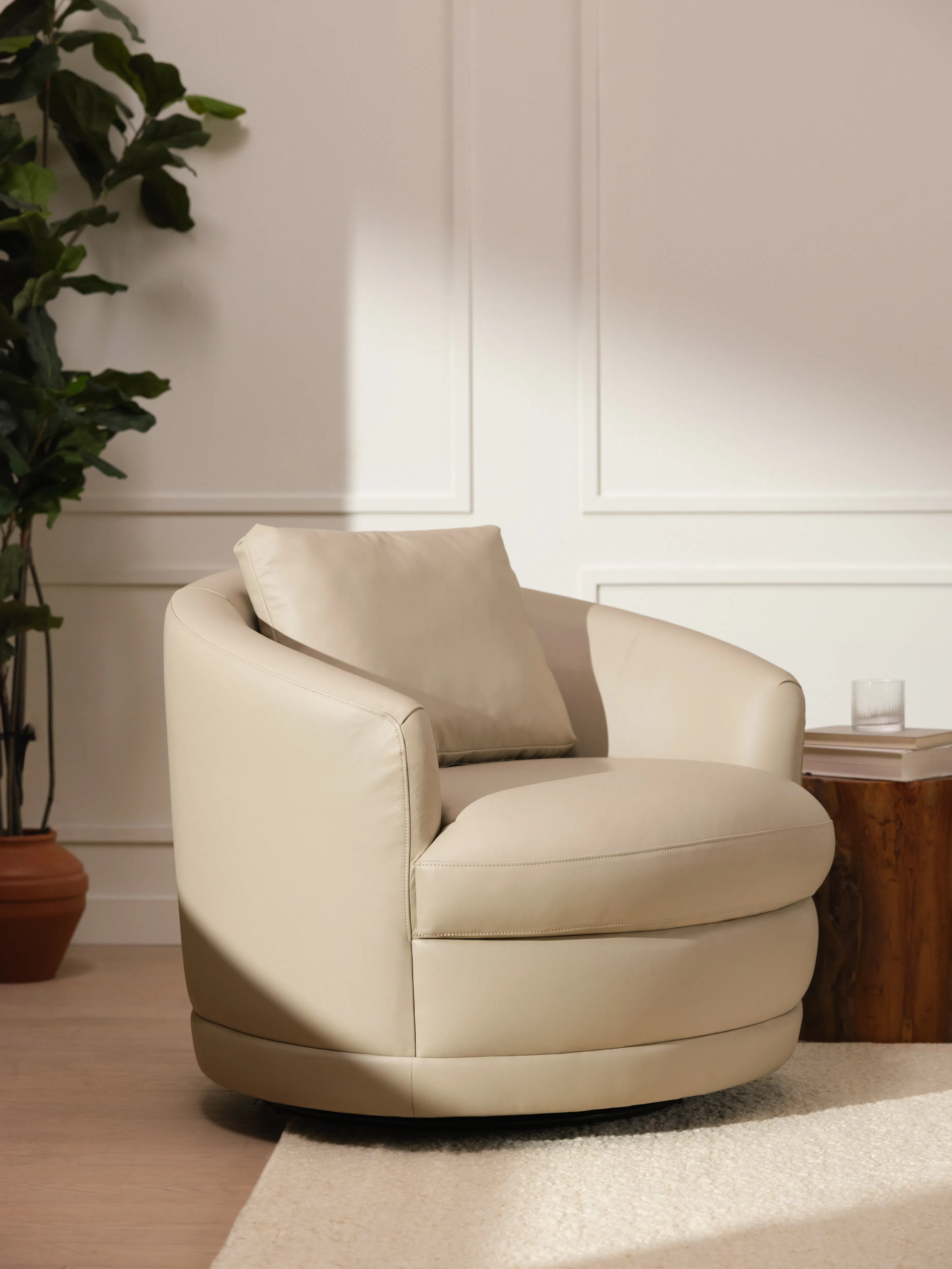 Kingsley 77111 Chair - swivel available (+100 leathers) 3 Kingsley 77111 Chair - swivel available (+100 leathers)