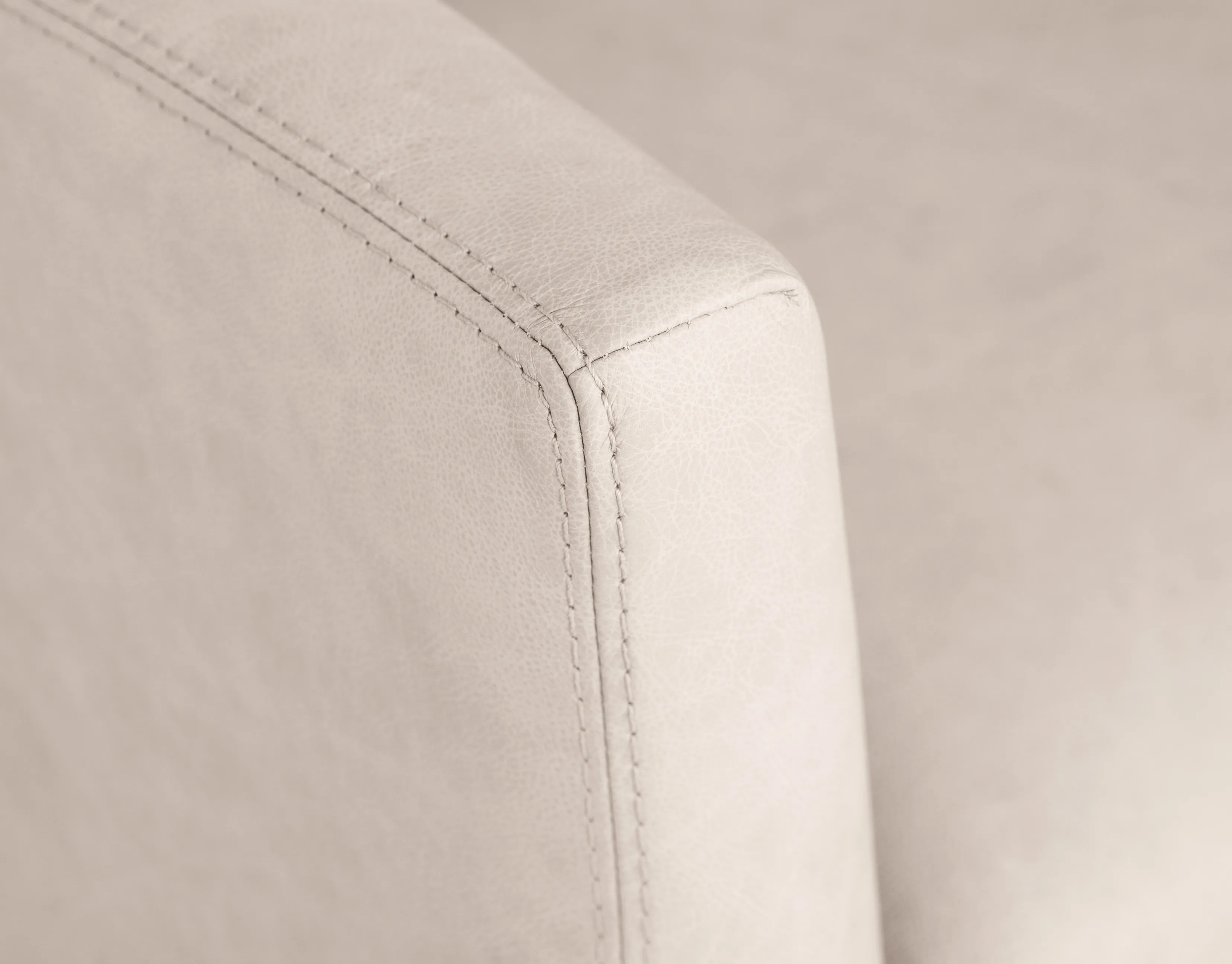 Kendall 7707 Accent Chair (+100 leathers) 4 Kendall 7707 Accent Chair (+100 leathers)