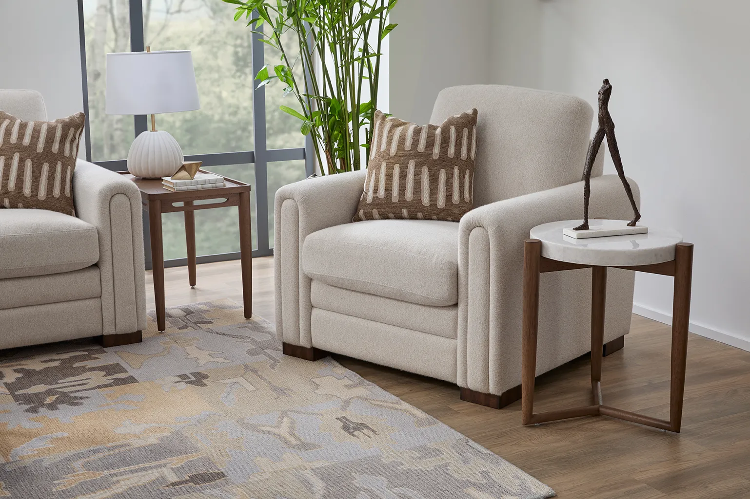 Rudy 5565 Sofa 93" (+90 fabrics) 11 Rudy 5565 Sofa 93" (+90 fabrics)