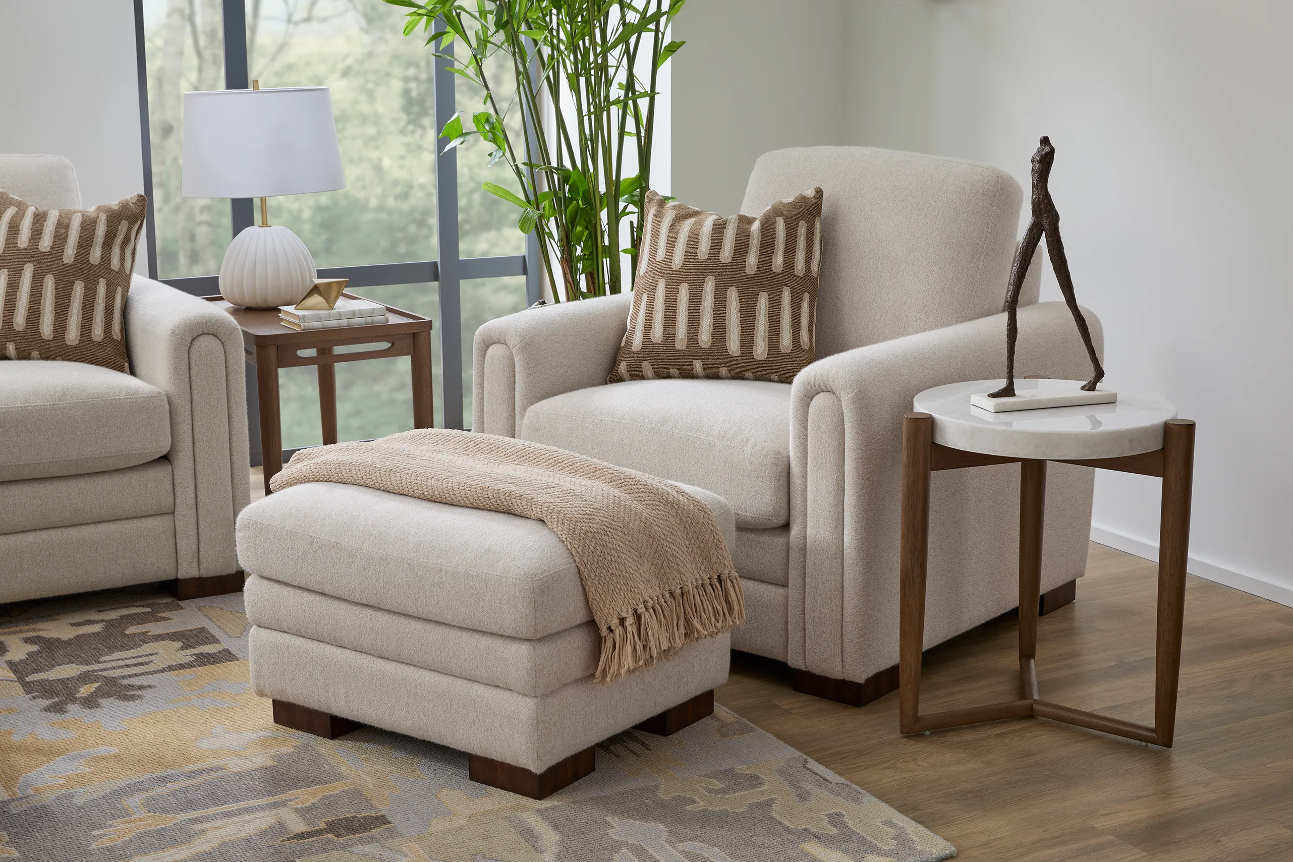 Rudy 5565 Sofa 93" (+90 fabrics) 14 Rudy 5565 Sofa 93" (+90 fabrics)