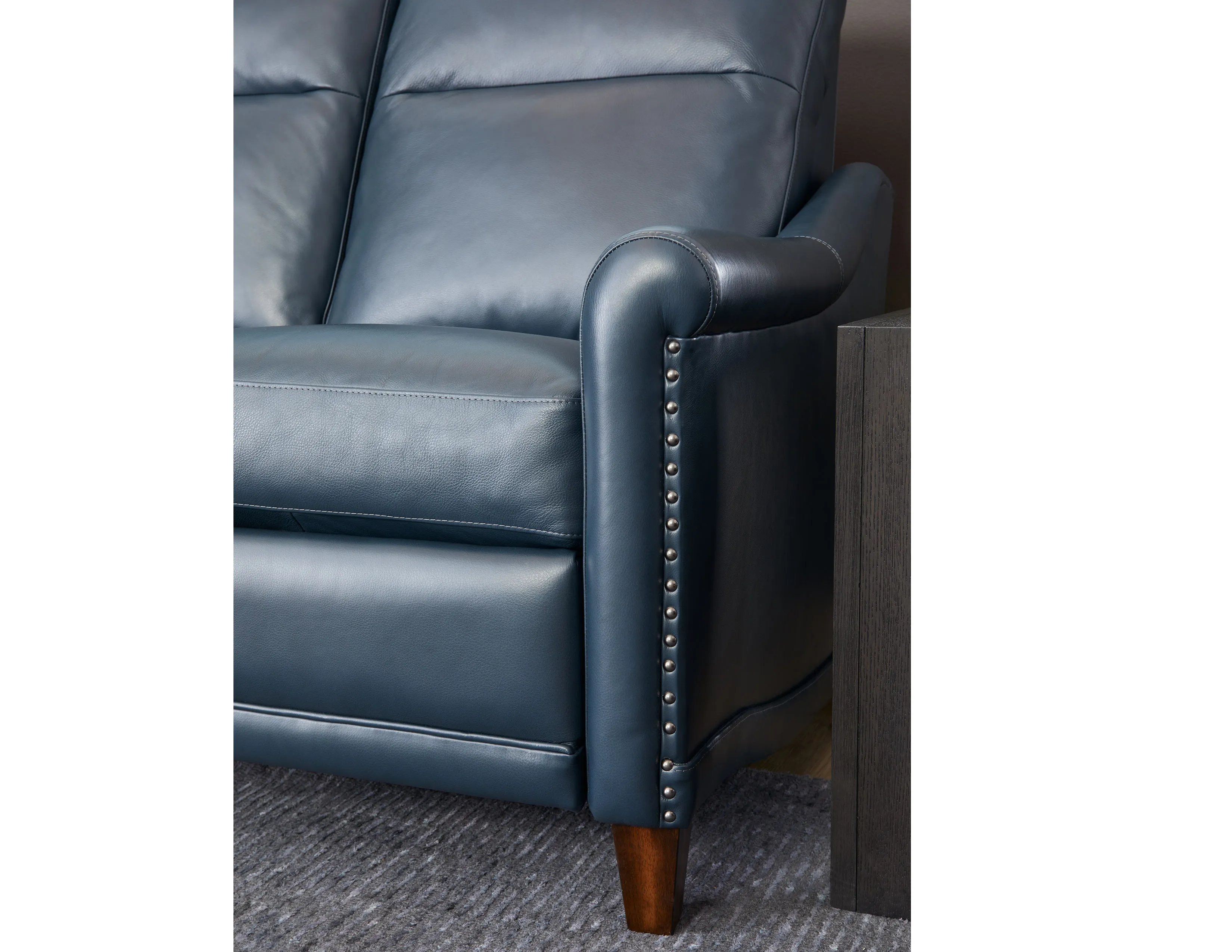 Elizabeth 1535 Power Headrest Power Recliner (+2 colors) In stock 24 Elizabeth 1535 Power Headrest Power Recliner (+2 colors) In stock