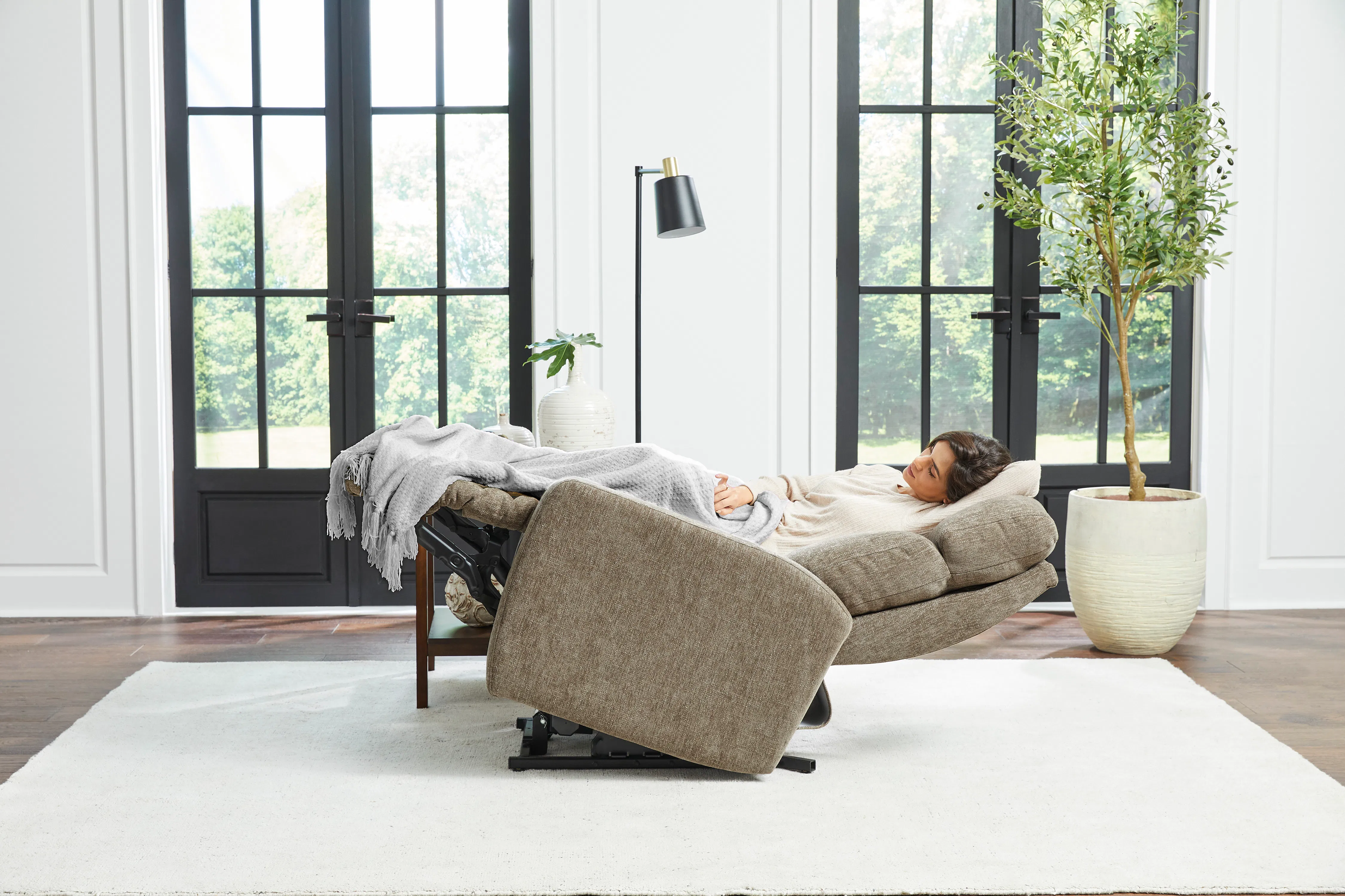 Leslie Zero Gravity Power Headrest Power Recliner (+100 fabrics) 10 Leslie Zero Gravity Power Headrest Power Recliner (+100 fabrics)