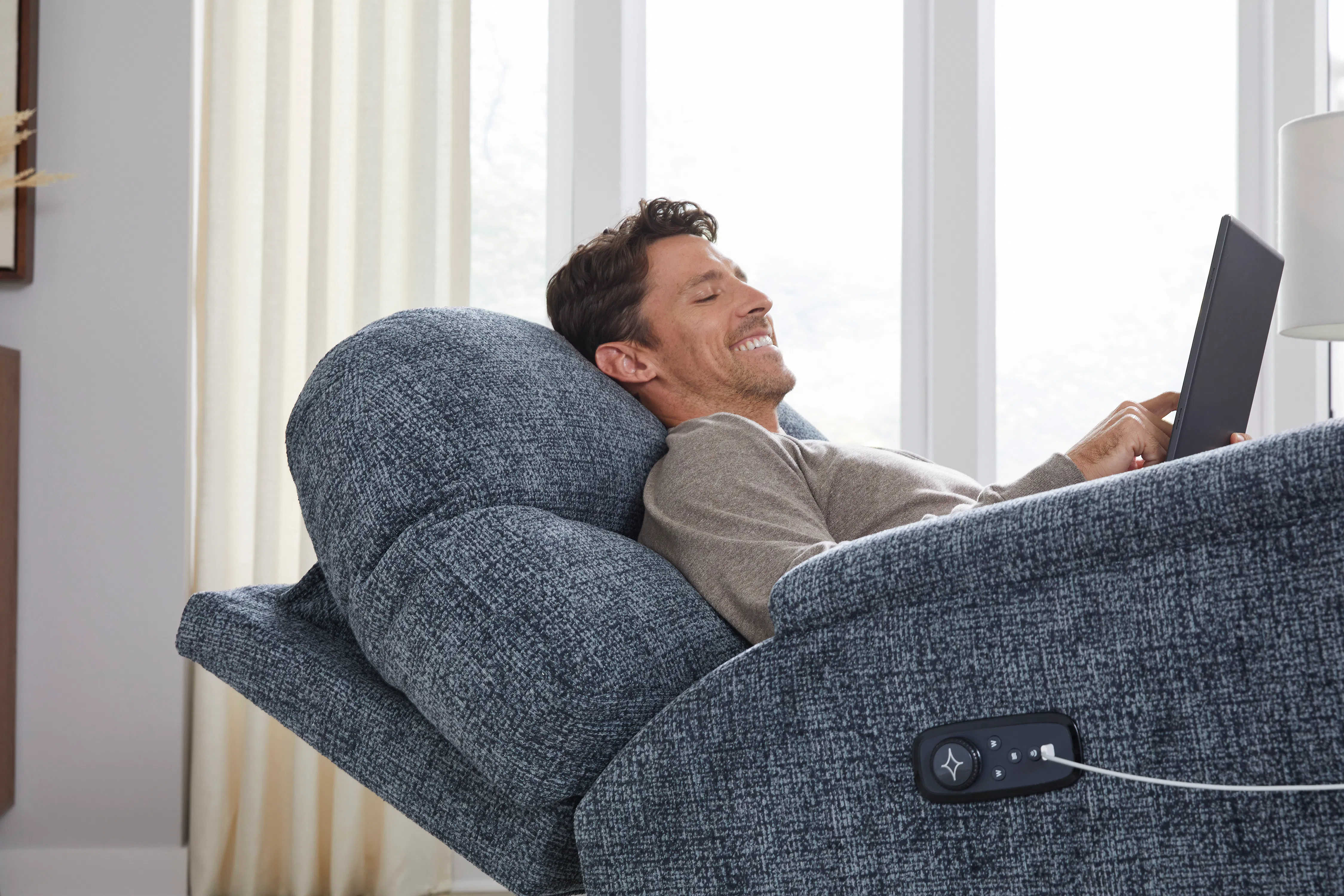 Suitably BeCozzi Triple Power Recliner w/Heat & Massage (Swivel Available) 11 Suitably BeCozzi Triple Power Recliner w/Heat & Massage (Swivel Available)