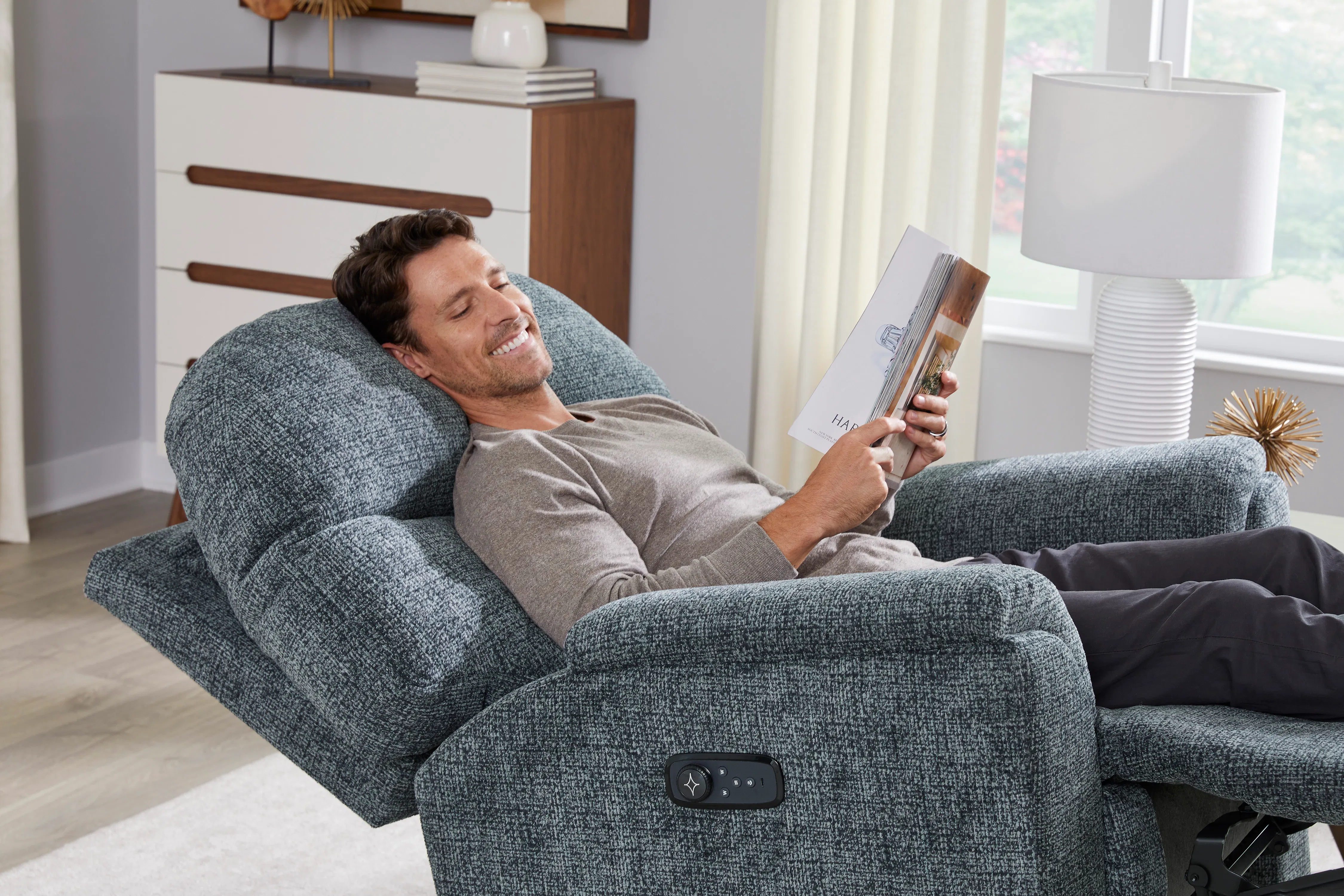Suitably BeCozzi Triple Power Recliner w/Heat & Massage (Swivel Available) 13 Suitably BeCozzi Triple Power Recliner w/Heat & Massage (Swivel Available)
