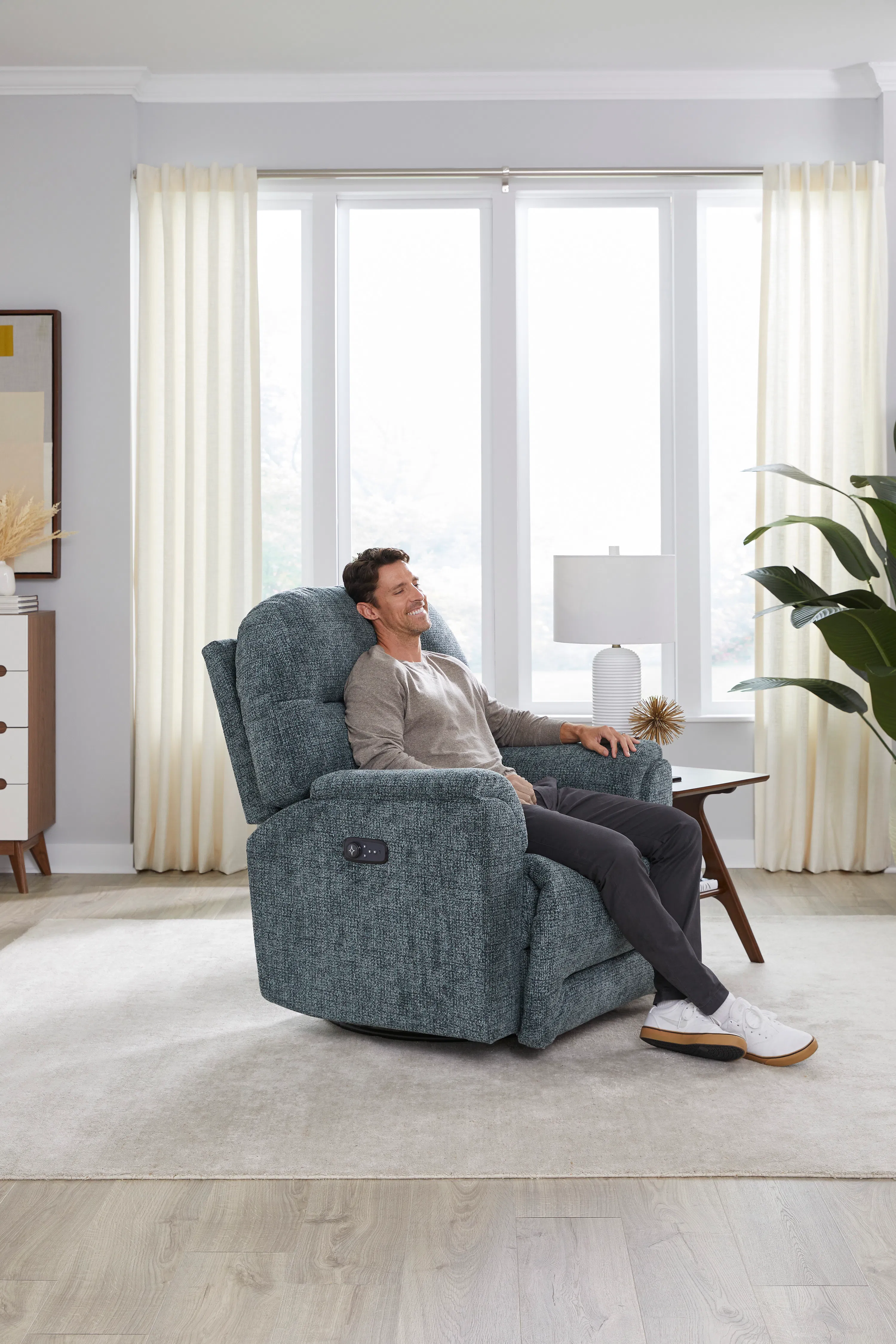 Suitably BeCozzi Triple Power Recliner w/Heat & Massage (Swivel Available) 6 Suitably BeCozzi Triple Power Recliner w/Heat & Massage (Swivel Available)