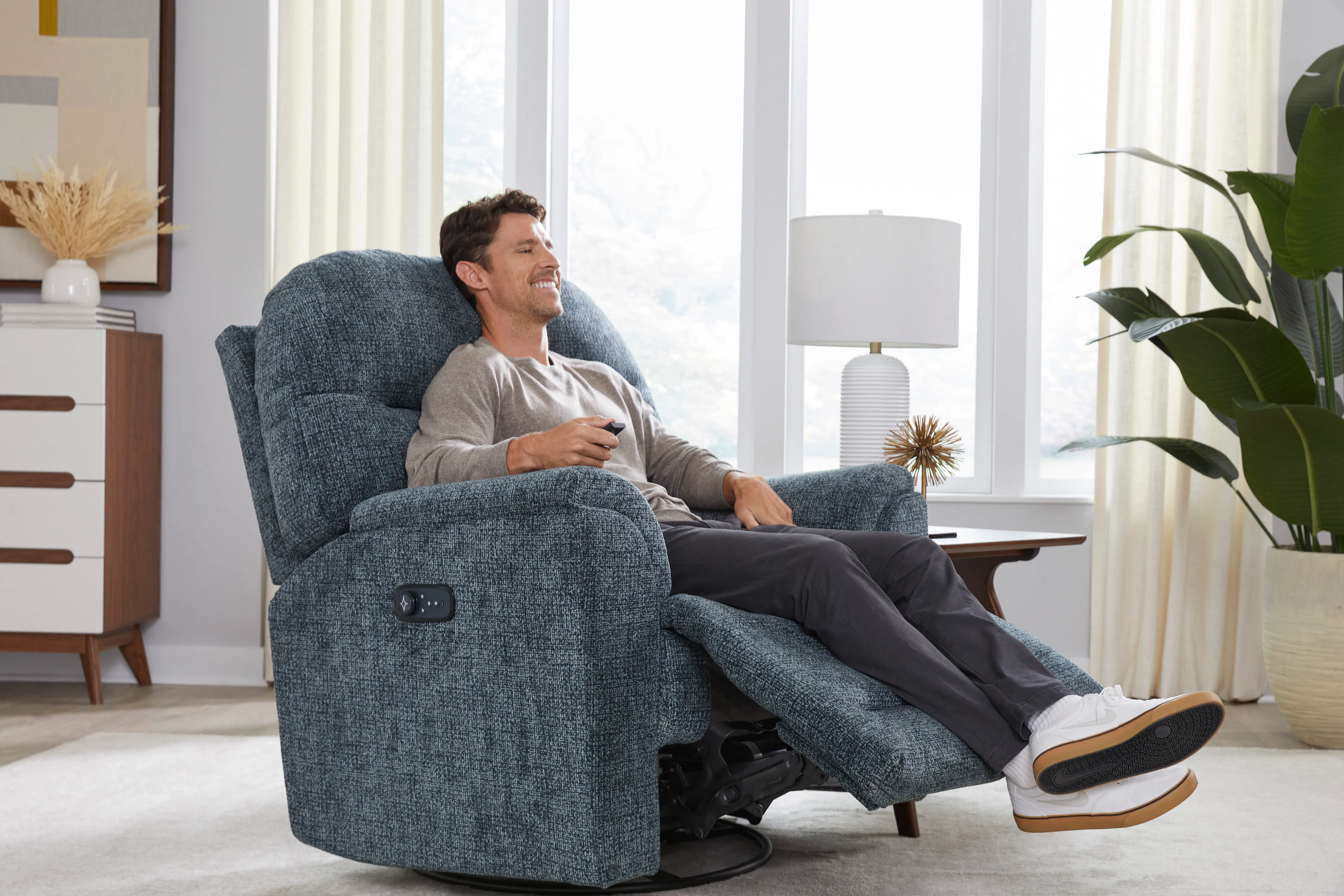 Suitably BeCozzi Triple Power Recliner w/Heat & Massage (Swivel Available) 8 Suitably BeCozzi Triple Power Recliner w/Heat & Massage (Swivel Available)