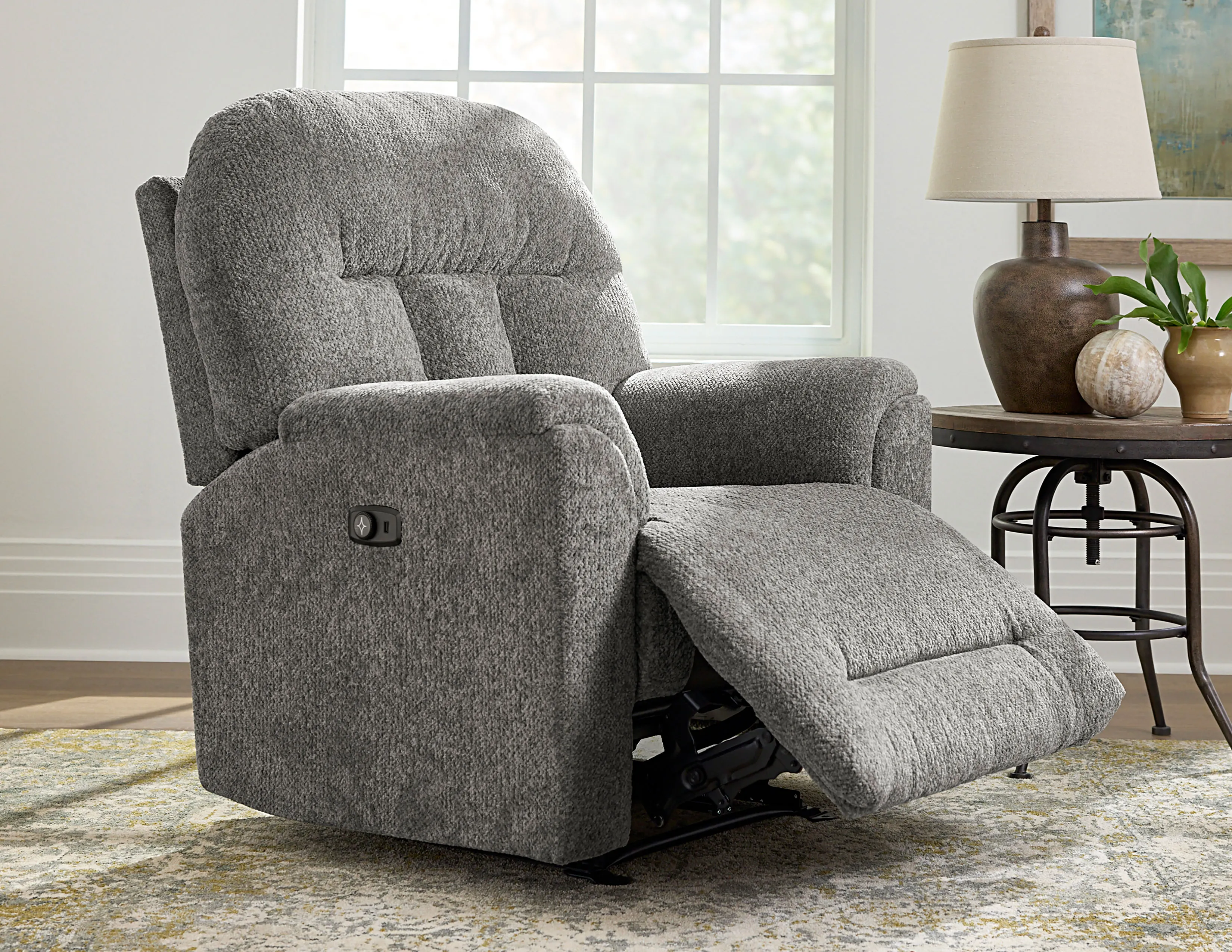 Suitably Recliner (+100 fabrics) 3 mechanisms 7 Suitably Recliner (+100 fabrics) 3 mechanisms