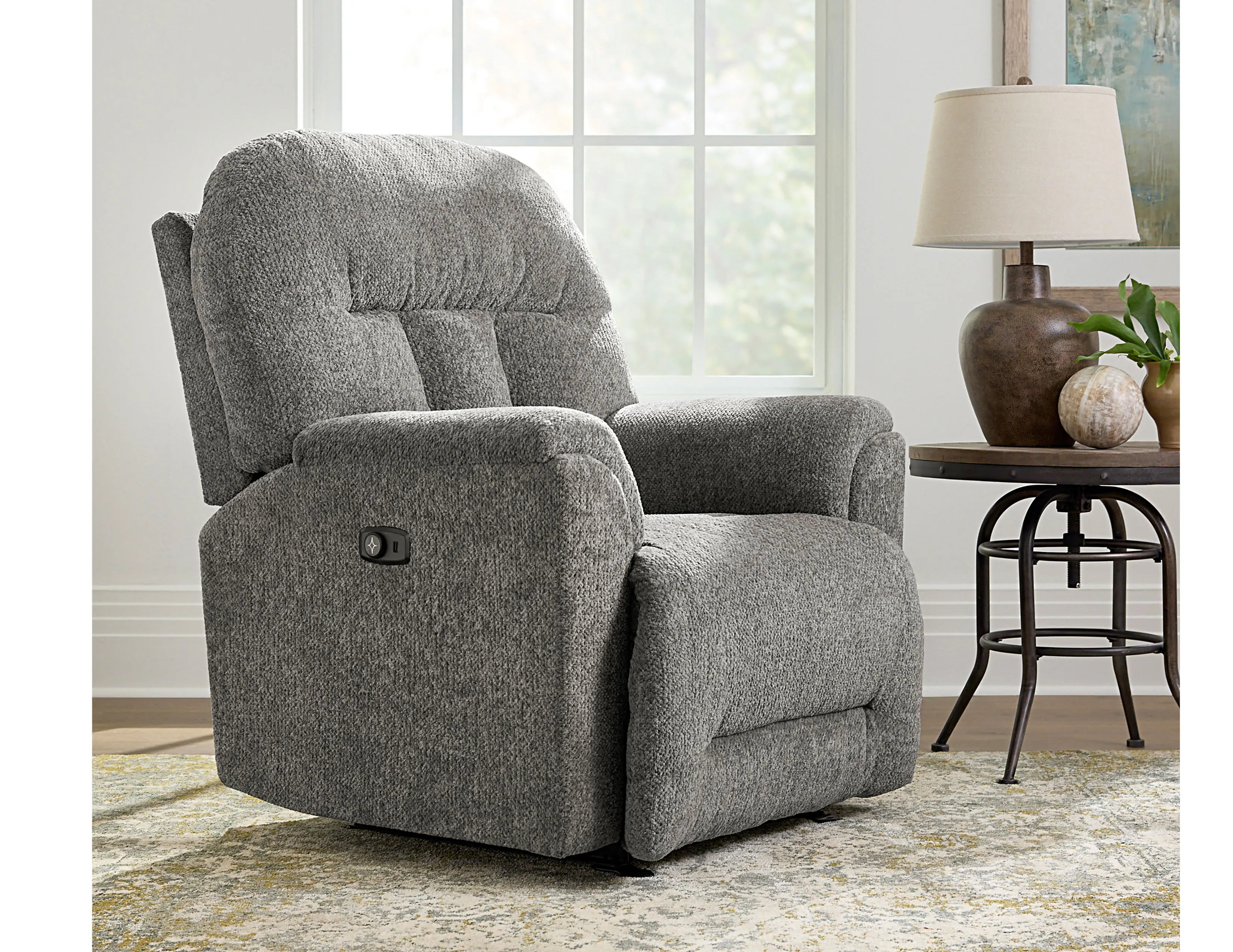 Suitably Recliner (+100 fabrics) 3 mechanisms 8 Suitably Recliner (+100 fabrics) 3 mechanisms