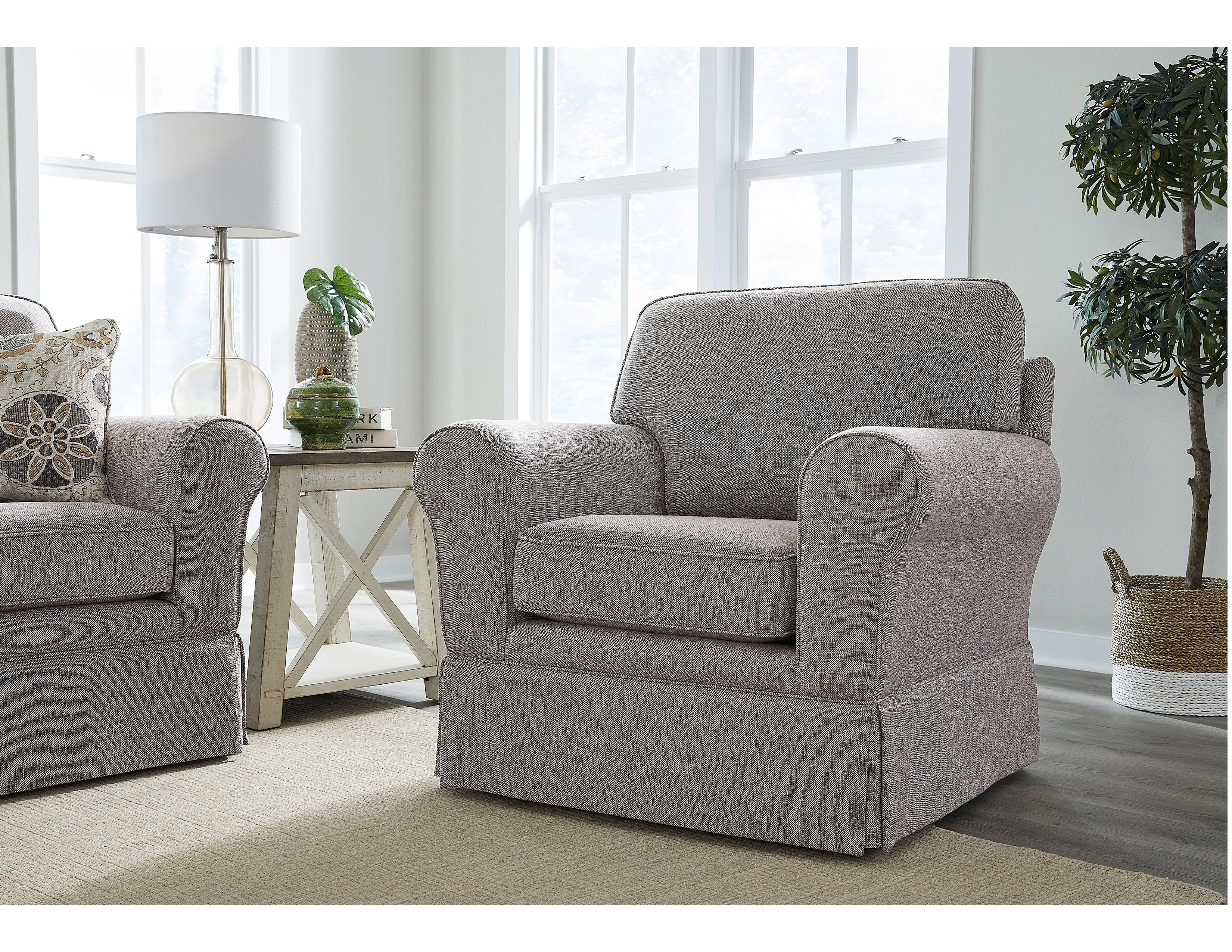 Susanna Club Chair (+139 fabrics) 11 Susanna Club Chair (+139 fabrics)
