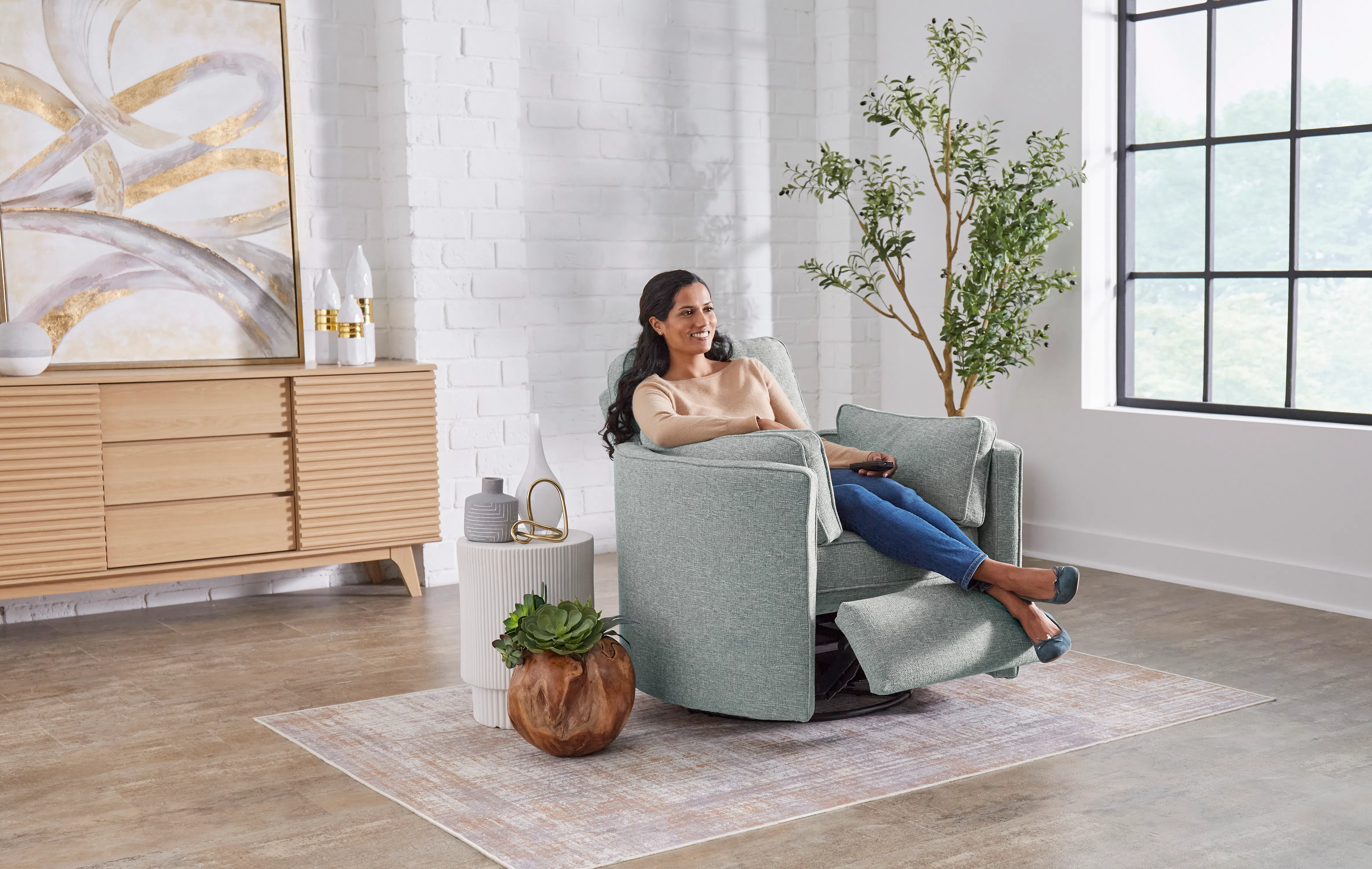 Luana Swivel Recliner (+200 fabrics) 12 Luana Swivel Recliner (+200 fabrics)