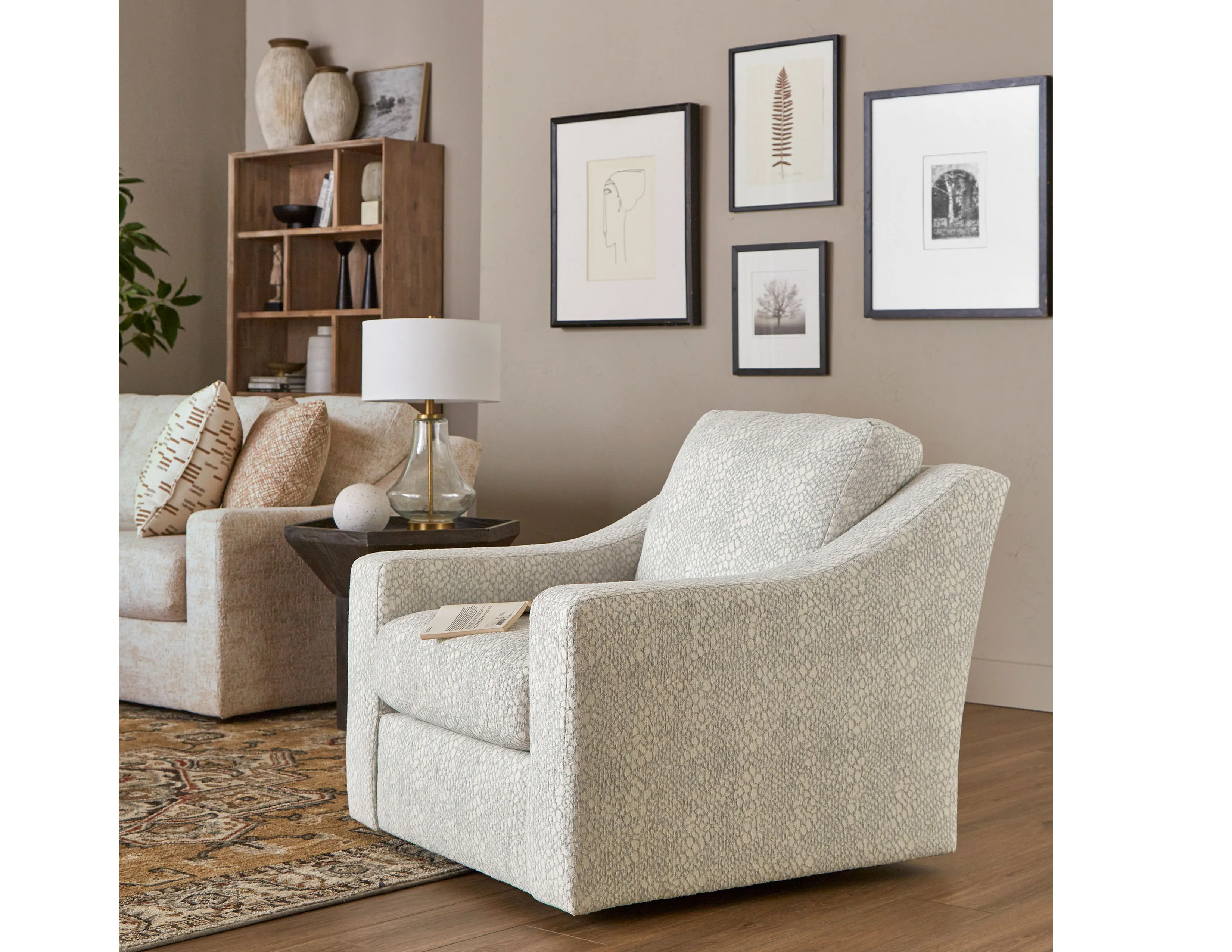 Caverra Chair (+139 fabrics) Swivel available 11 Caverra Chair (+139 fabrics) Swivel available
