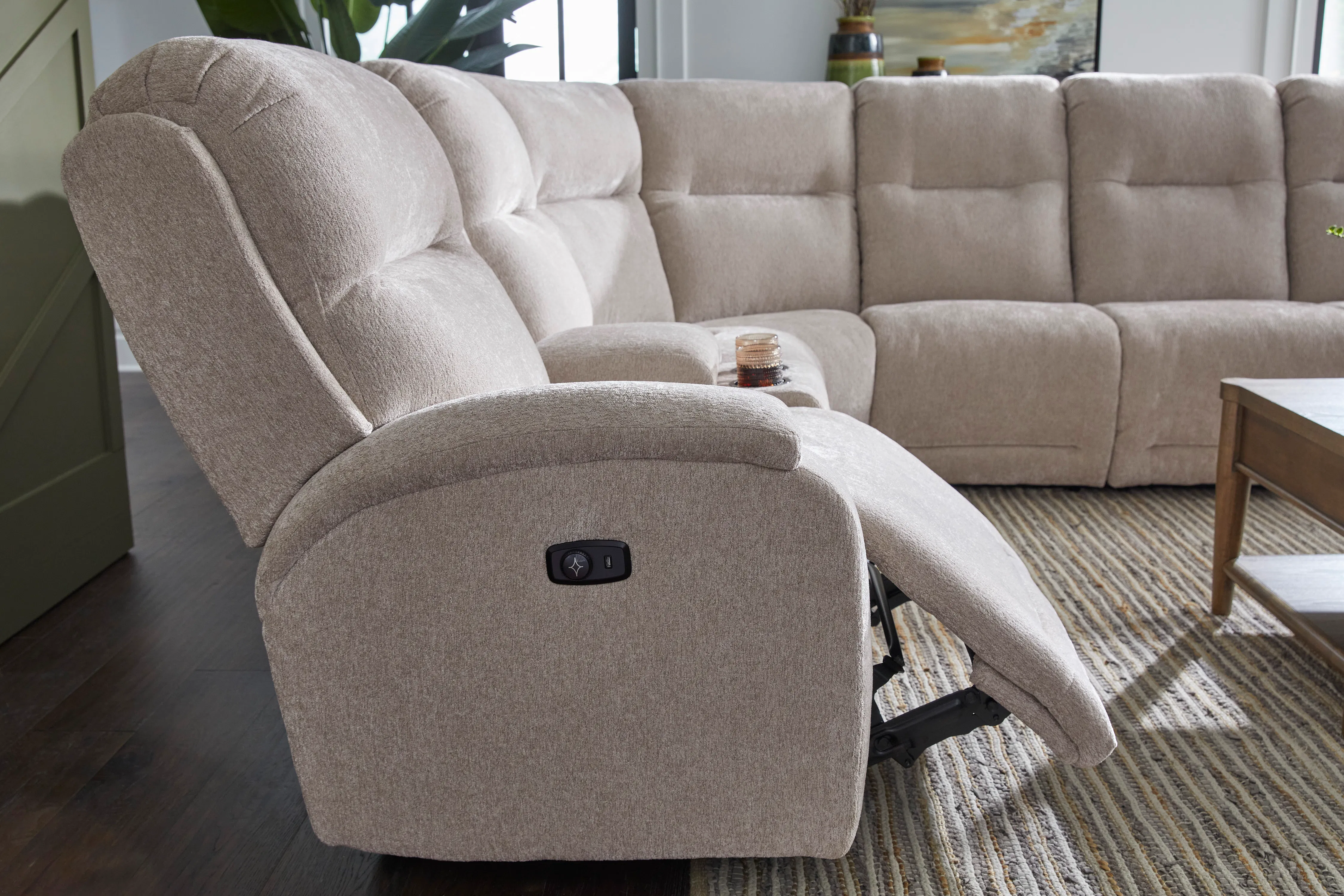 Maverly Reclining Sectional (+100 fabrics) 15 Maverly Reclining Sectional (+100 fabrics)