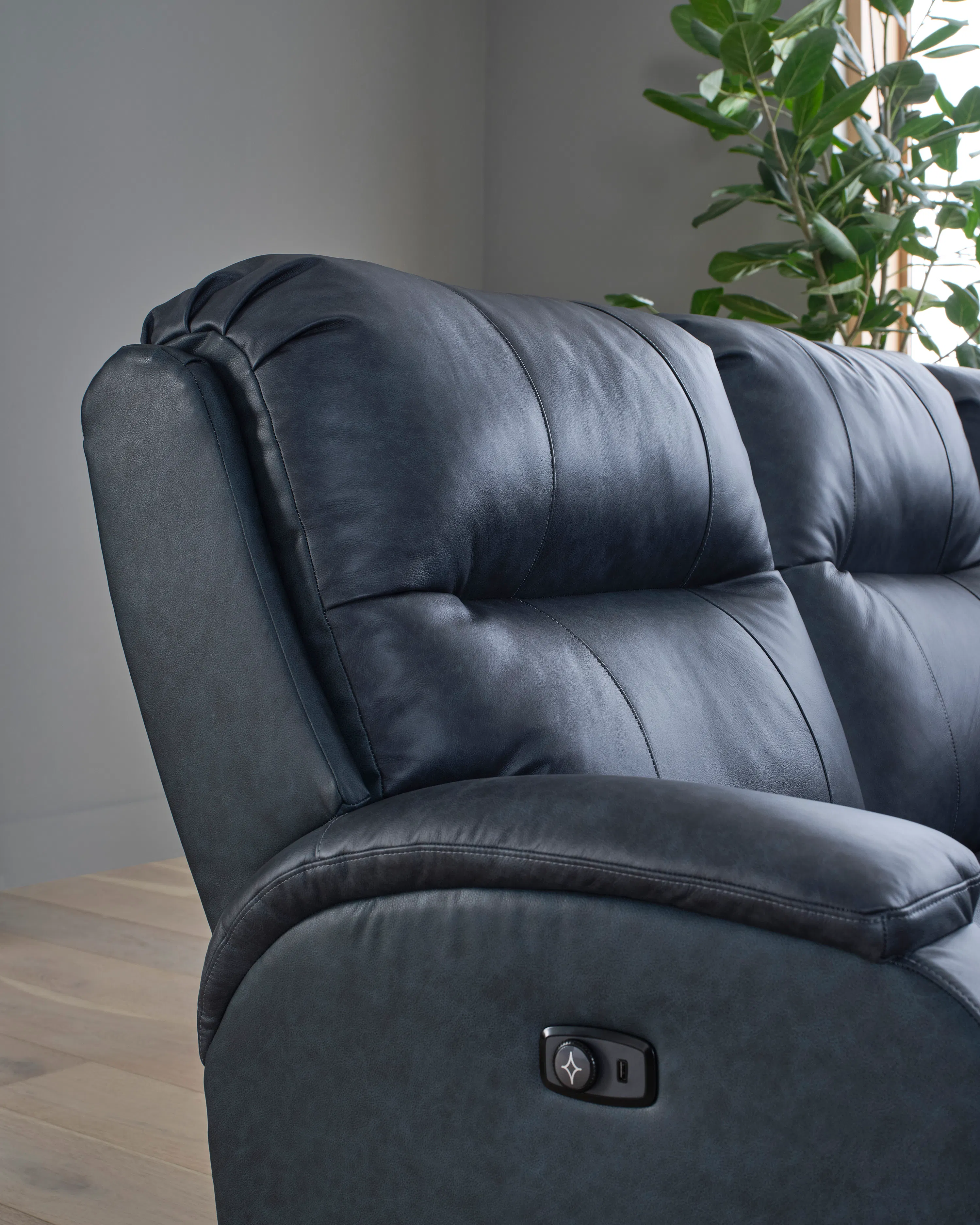 Maverly Leather Reclining Sectional (+46 leathers) 10 Maverly Leather Reclining Sectional (+46 leathers)