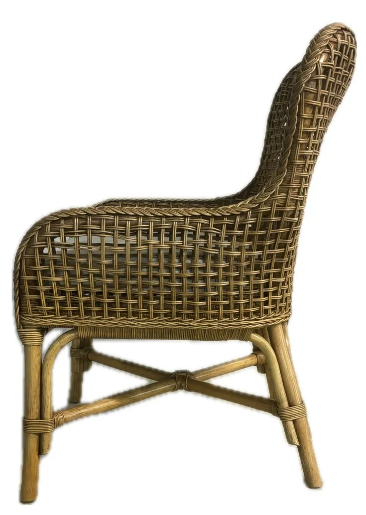 Sausalito Accent Chair (+28 finishes +69 fabrics) 9 Sausalito Accent Chair (+28 finishes +69 fabrics)