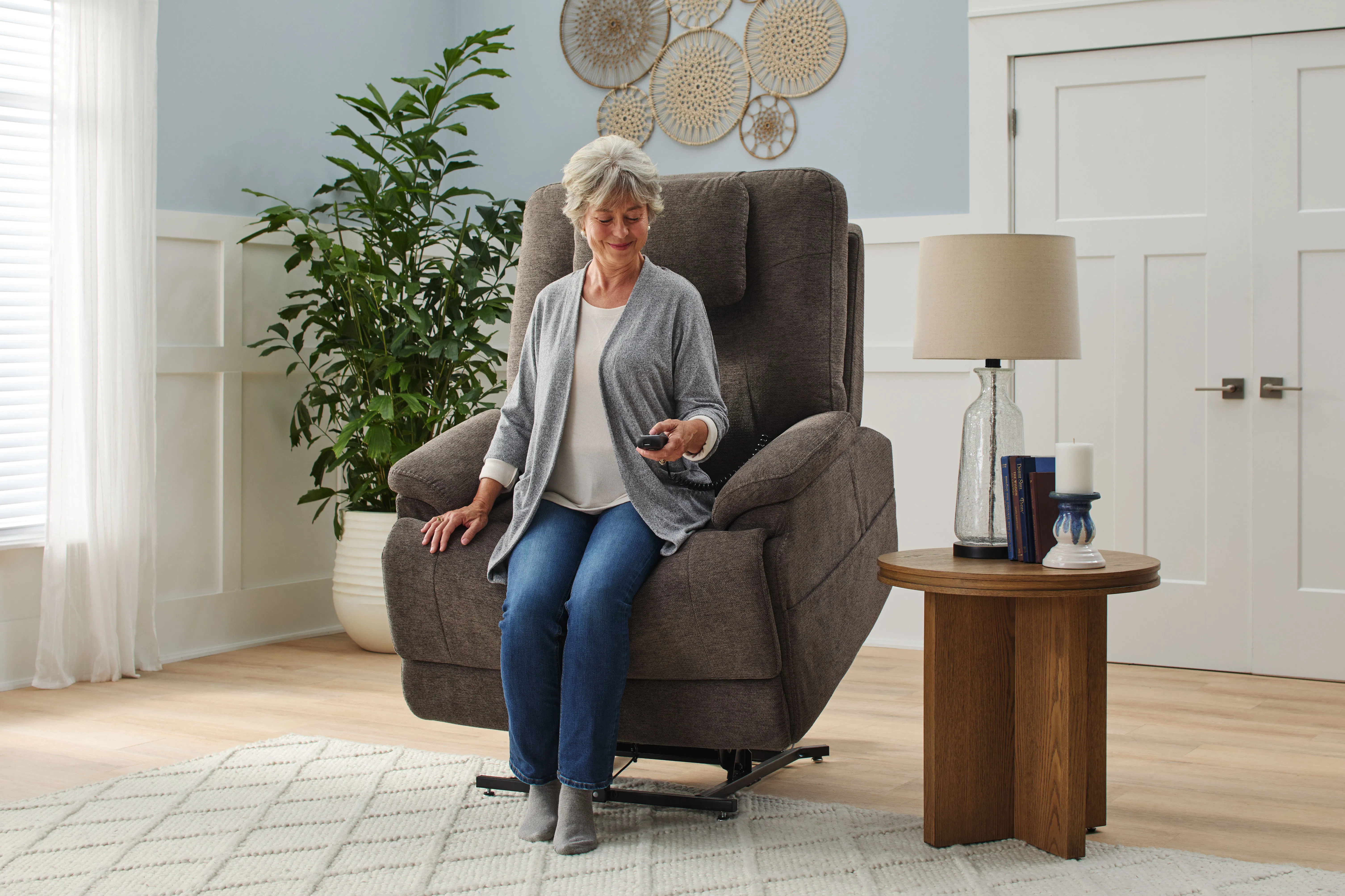 Zecliner 1092 Triple Power Lift Sleep Recliner with Heat and Massage (6' 0" and taller) in stock 18 Zecliner 1092 Triple Power Lift Sleep Recliner with Heat and Massage (6' 0" and taller) in stock