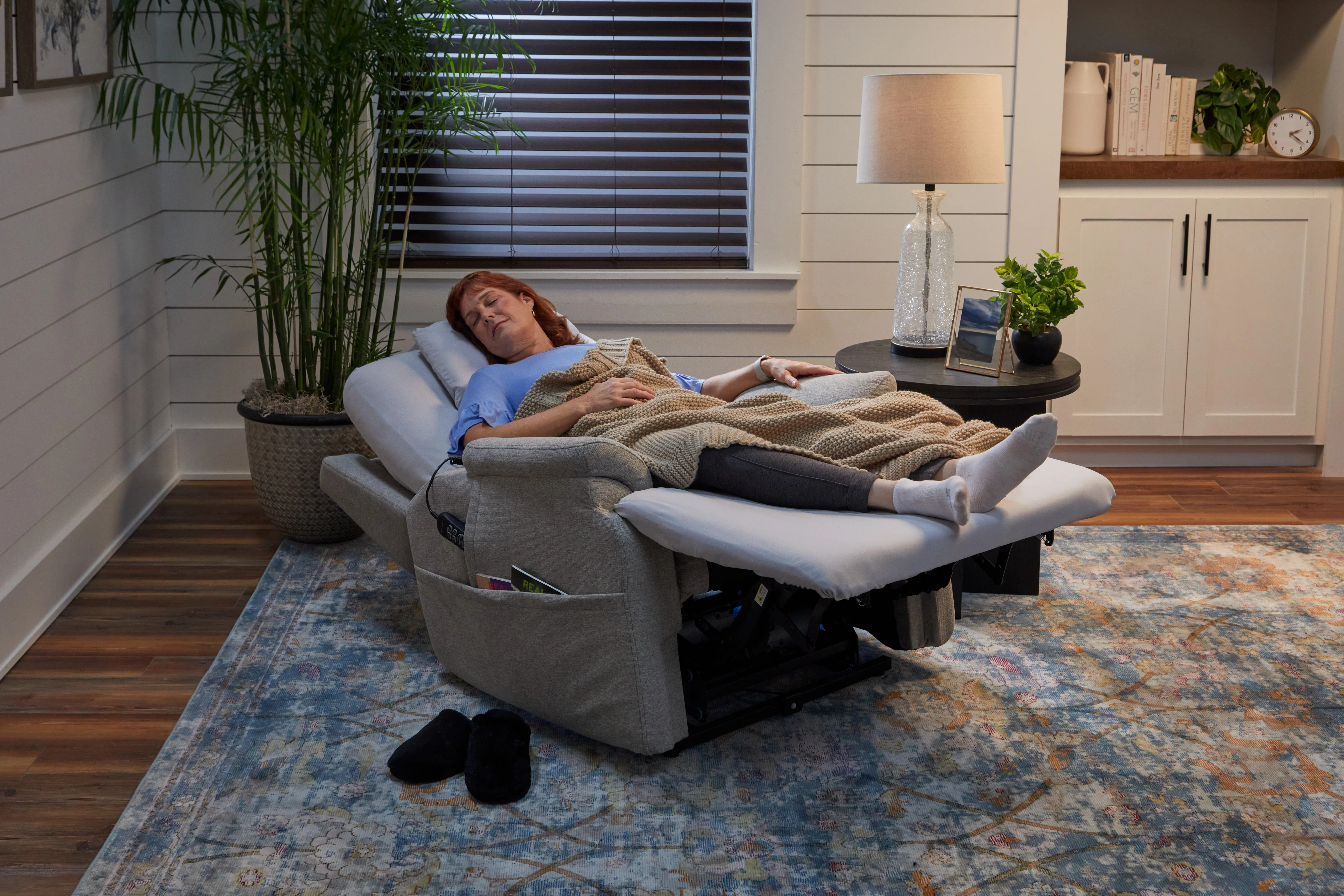Zecliner 1090 Triple Power Petite Sleep Recliner (5' 7" and under) in stock 10 Zecliner 1090 Triple Power Petite Sleep Recliner (5' 7" and under) in stock