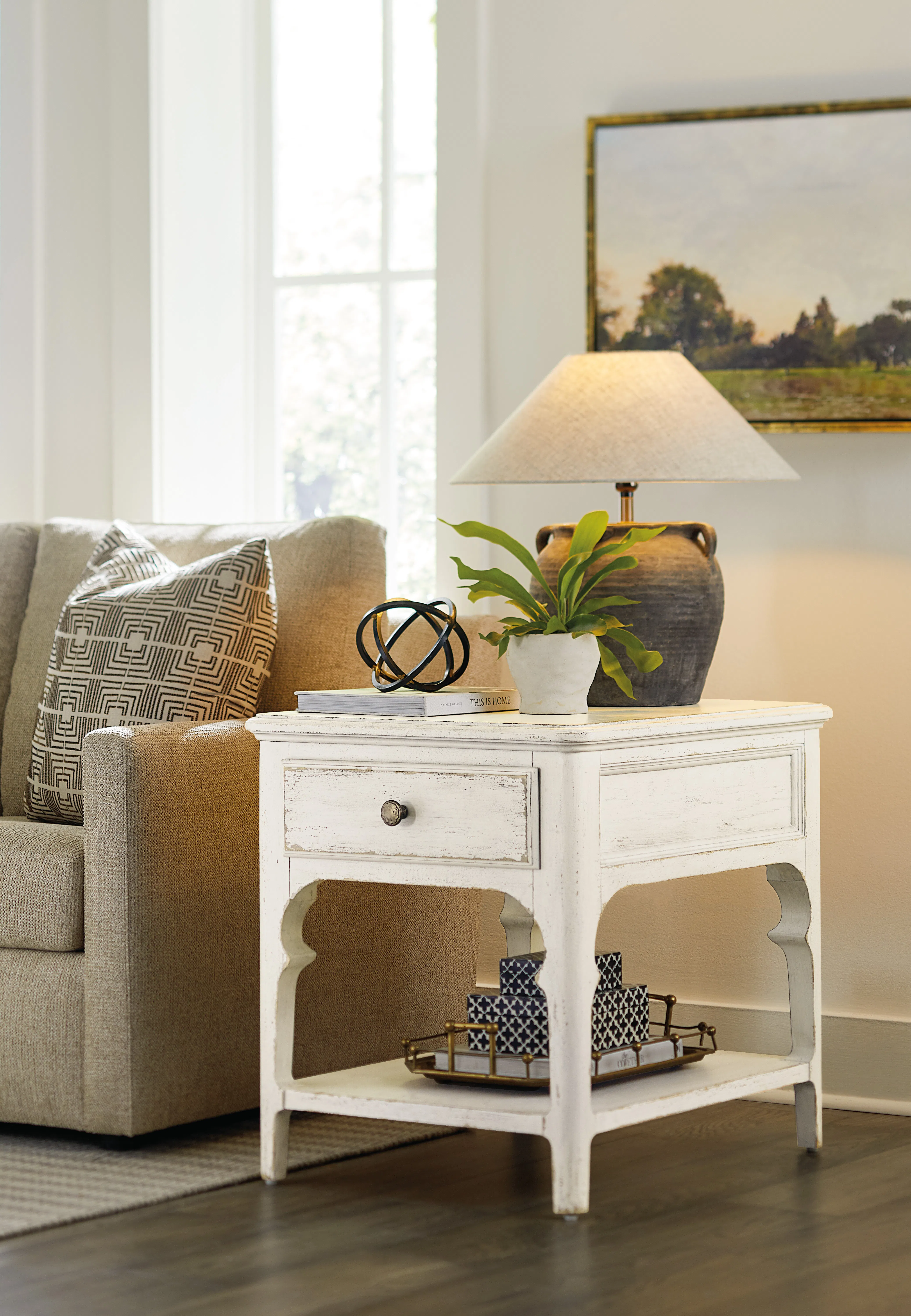 Americana End Table (time worn white finish) 7050-80214-02 5 Americana End Table (time worn white finish) 7050-80214-02
