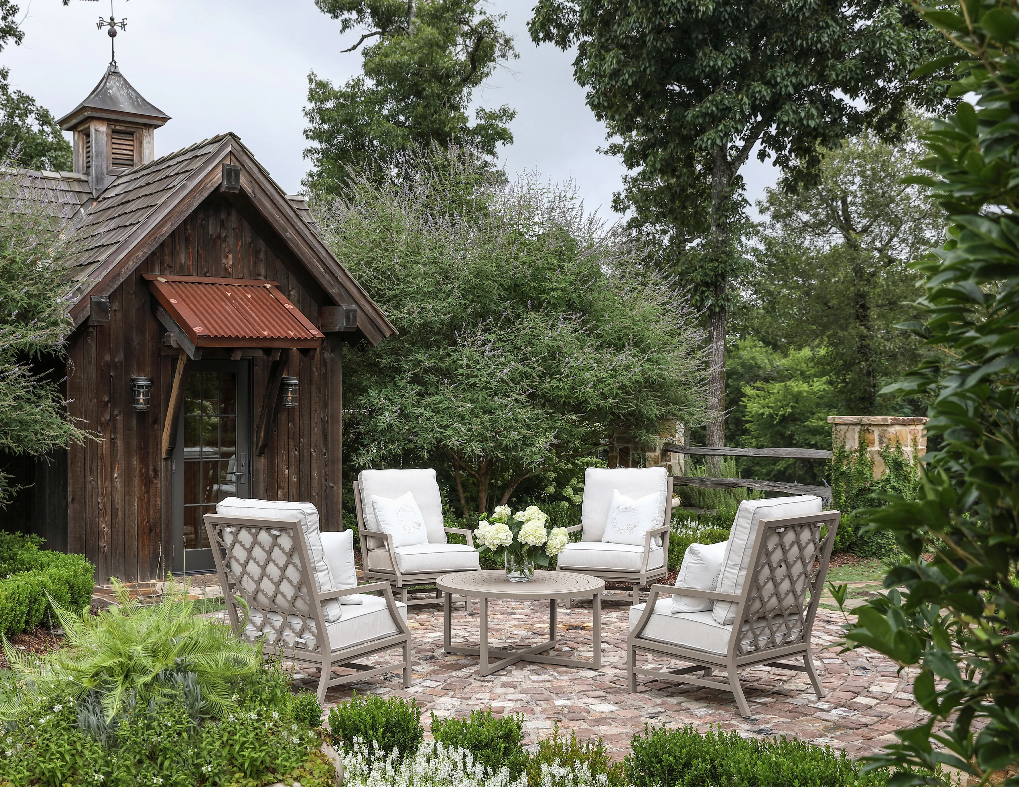 Willow Spring Lounge Chair (110 fabrics - 8 metal finishes) 4 Willow Spring Lounge Chair (110 fabrics - 8 metal finishes)