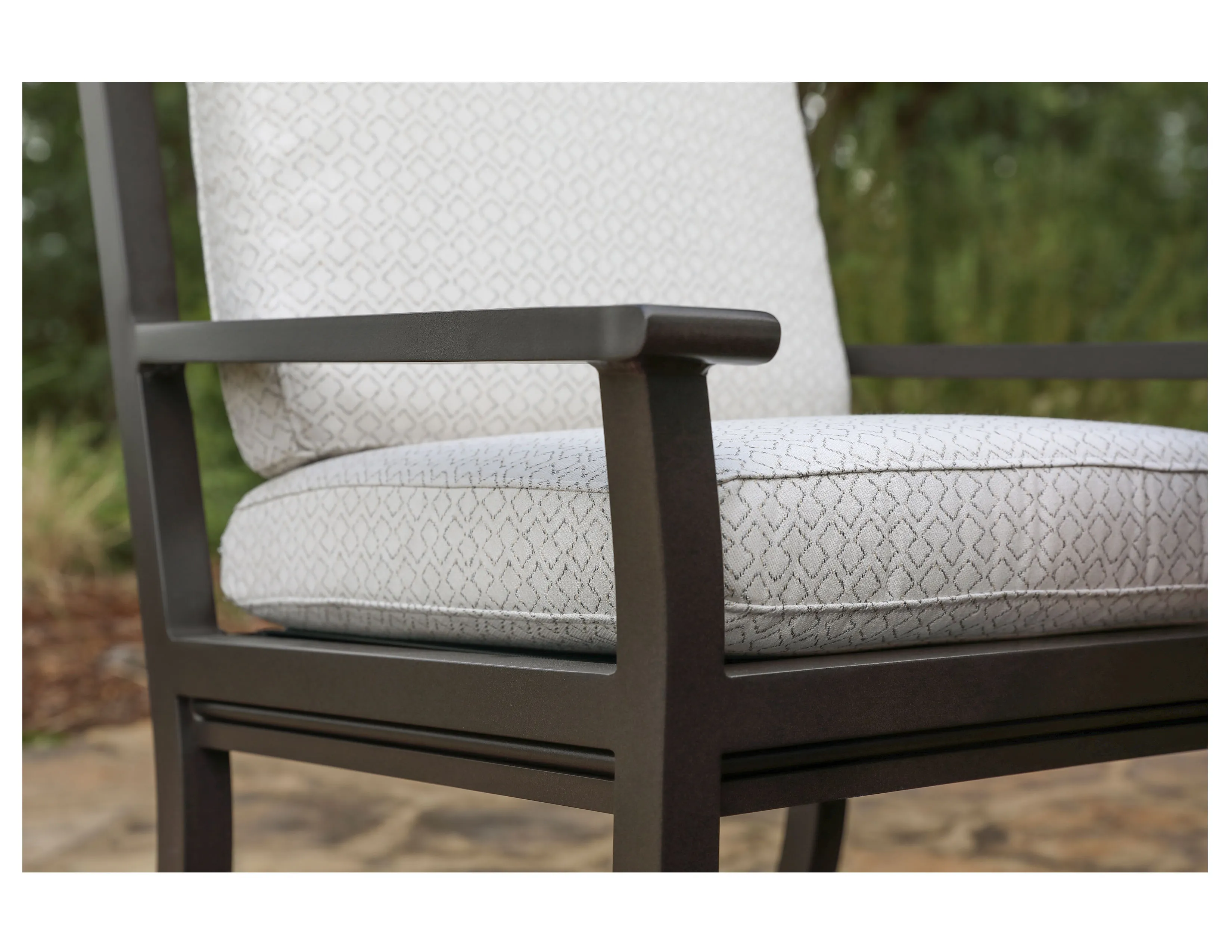 Montana Outdoor Spring Lounge Chair (110 fabrics - 8 metal finishes) 3 Montana Outdoor Spring Lounge Chair (110 fabrics - 8 metal finishes)