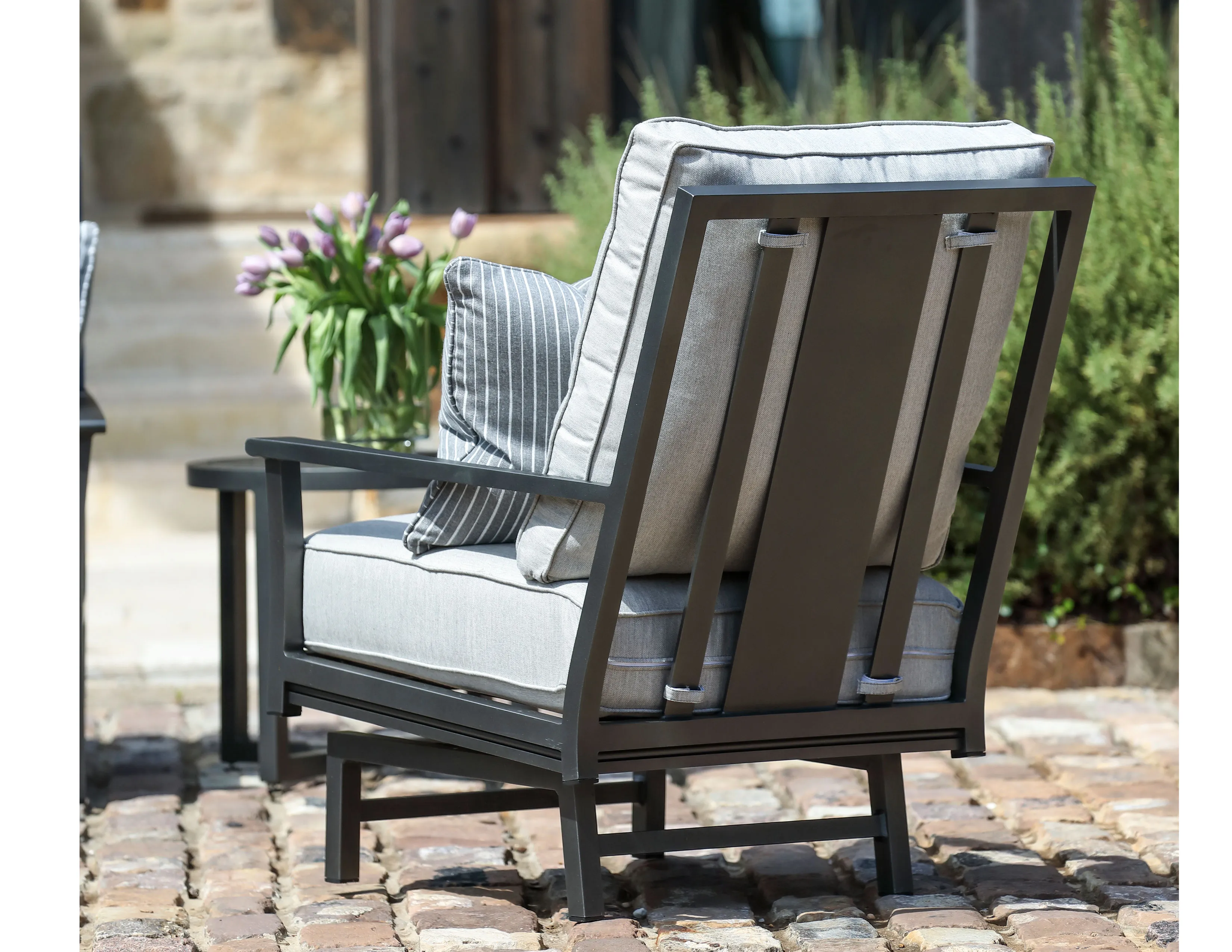Montana Outdoor Spring Lounge Chair (110 fabrics - 8 metal finishes) 4 Montana Outdoor Spring Lounge Chair (110 fabrics - 8 metal finishes)