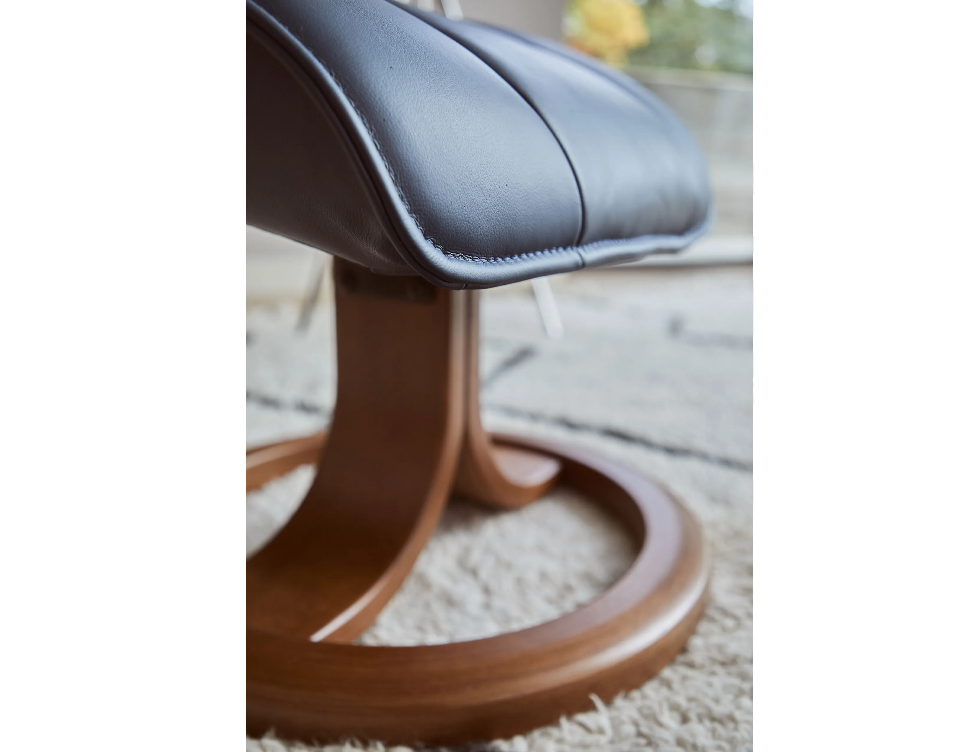 Admiral R Swivel Recliner - 2 sizes (+30 leathers) 11 Admiral R Swivel Recliner - 2 sizes (+30 leathers)