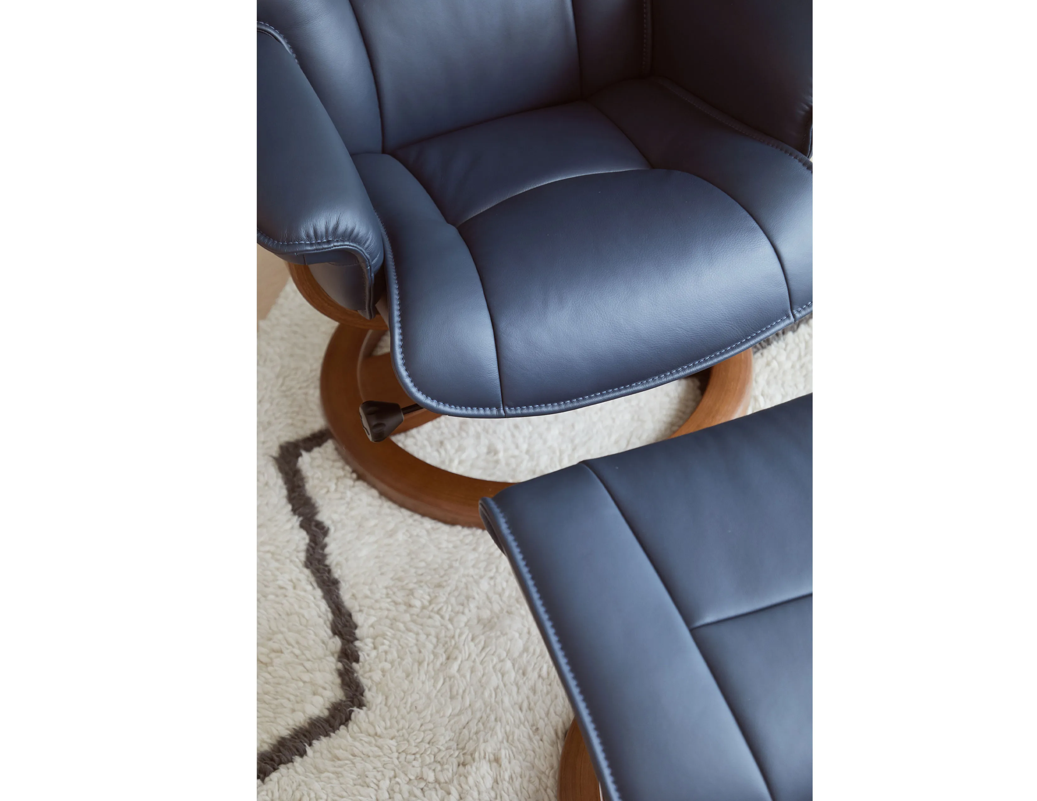 Admiral R Swivel Recliner - 2 sizes (+30 leathers) 14 Admiral R Swivel Recliner - 2 sizes (+30 leathers)